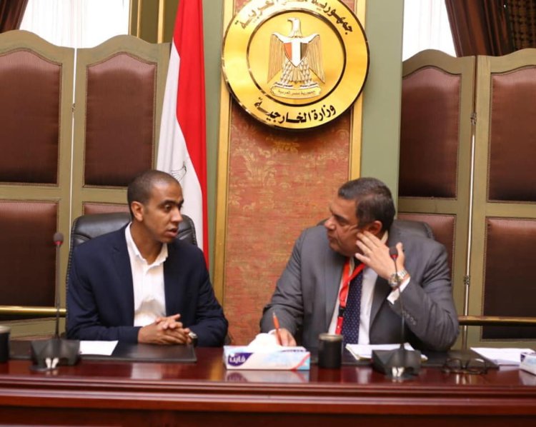 Msaidizi wa Waziri wa mambo ya nje anakutana na vijana waafrika wa Udhamini wa Nasser kwa Uongozi wa kiafrika ili kujadili masuala ya kisiasa ya kimisri barani Afrika
