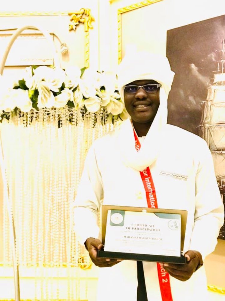 Graduado de Nasser fellowship para Leadership Internacional asiste a la reunión de la Oficina Ejecutiva del Consejo Nacional de la Juventud del Chad