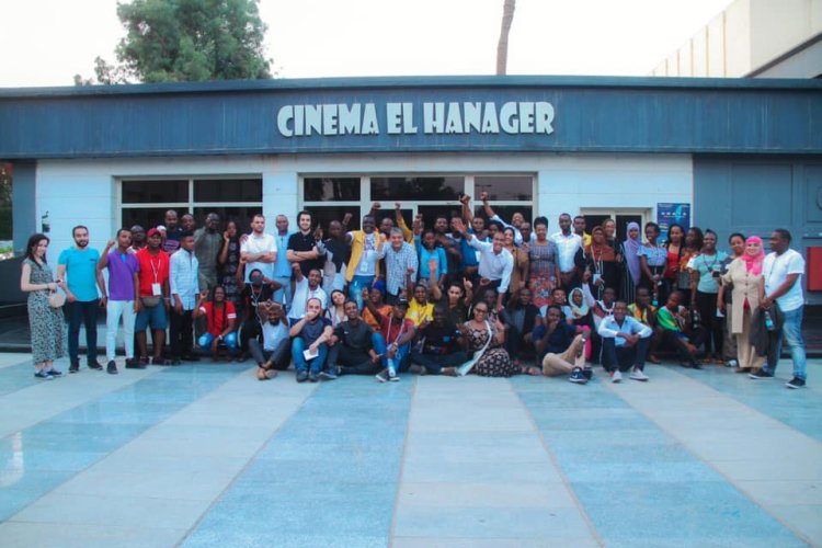 Estudiantes de “Nasser Fellowship para African leadership” visitan el Club del Cine Africano.
