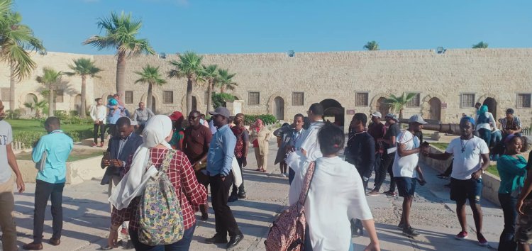 Ziara ya kiutalii ya Vijana wa " Udhamini wa Nasser" kwa Ngome ya Qaitbay na Klabu ya Uvuvi