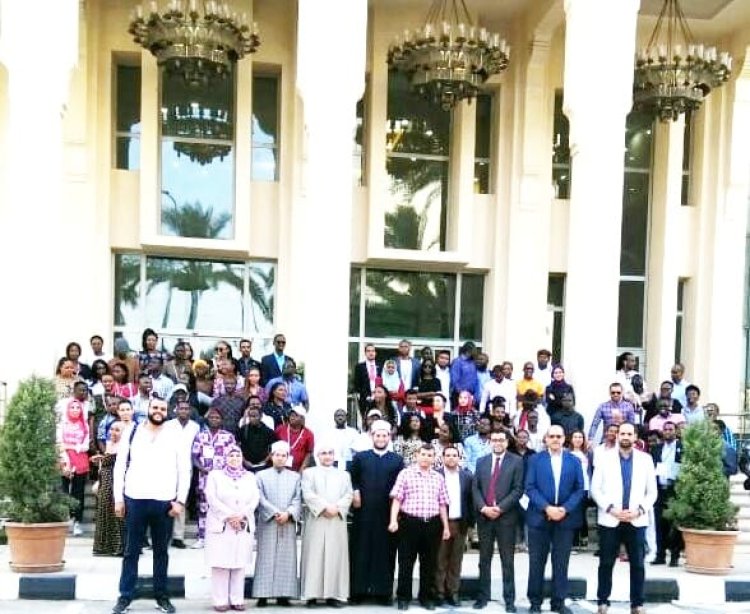 Vijana wa " Udhamini wa Nasser  " watembelea Kituo cha Uchunguzi cha Kimataifa cha Al-Azhar