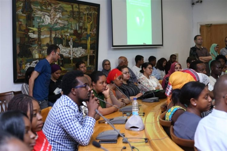 El Consejo Supremo de la Cultura recibe a los jóvenes de Nasser  Fellowship para african leadership