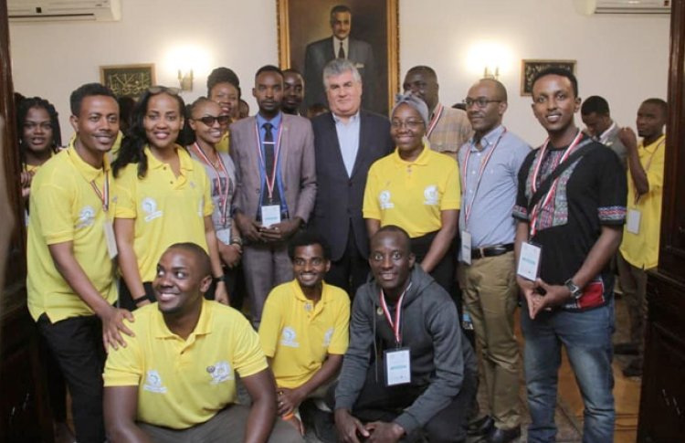 Los jóvenes de Nasser Fellowship para African Leadership, visitan el Museo del líder Gamal Abdel-Naser.