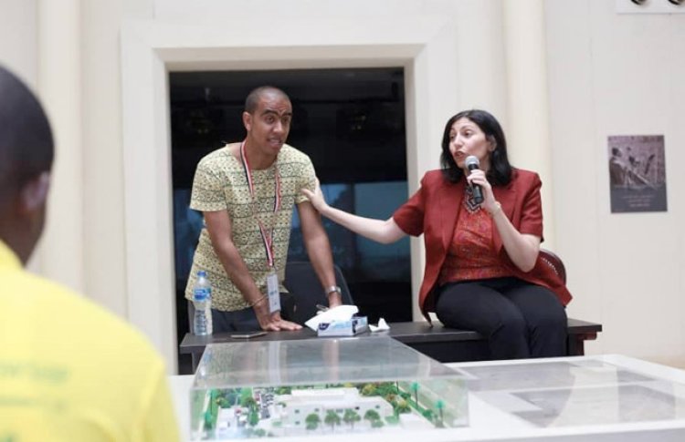 Los jóvenes de Nasser Fellowship para African Leadership, visitan el Museo del líder Gamal Abdel-Naser.