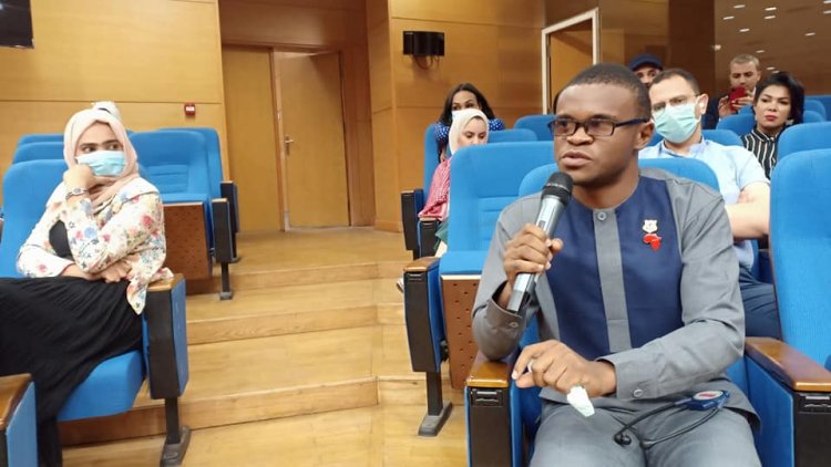 وفد منحة ناصر للقيادة الدولية في زيارة لمركز البحوث الزراعية 