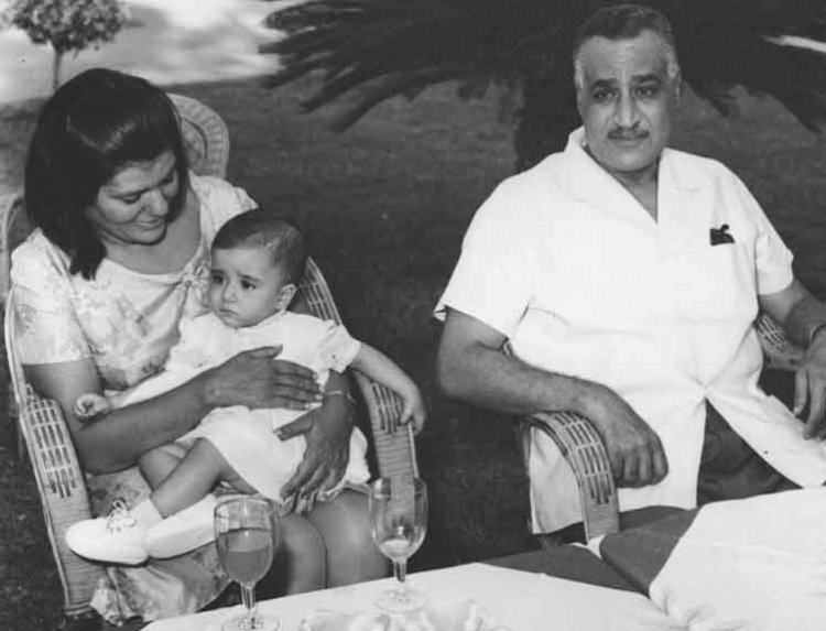 Siku ya kumbukumbu ya kifo chake .. Tahia Kazem, mwanamke wa kwanza wa Misri aliyebaki mama na mke tu