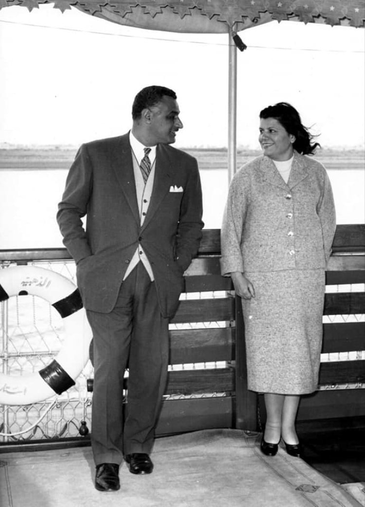 Siku ya kumbukumbu ya kifo chake .. Tahia Kazem, mwanamke wa kwanza wa Misri aliyebaki mama na mke tu