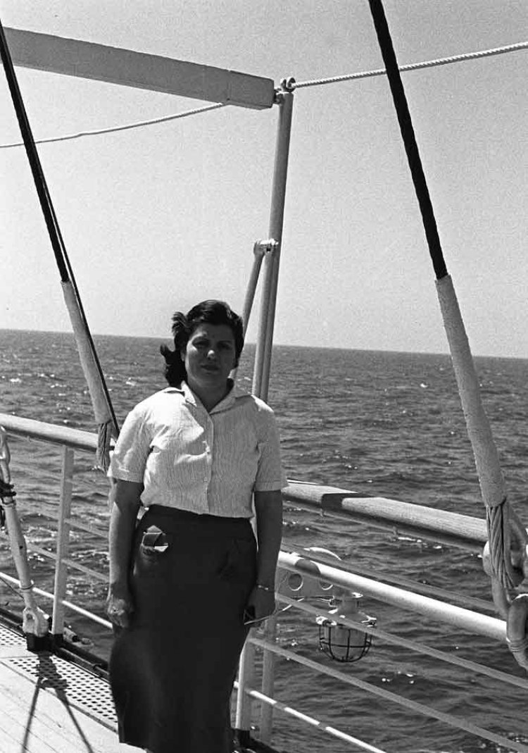 Siku ya kumbukumbu ya kifo chake .. Tahia Kazem, mwanamke wa kwanza wa Misri aliyebaki mama na mke tu