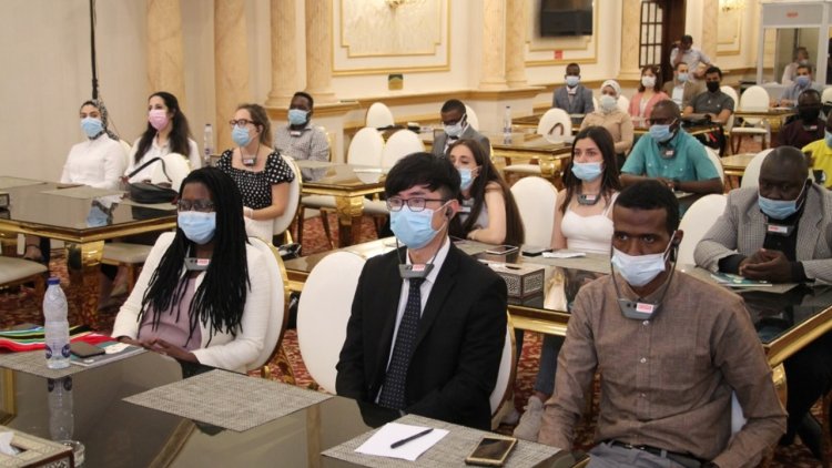 جلسة حوارية تحت عنوان: استراتيجية التحول الرقمي للحكومة المصرية ضمن فعاليات اليوم الأول لمنحة ناصر للقيادة الدولية