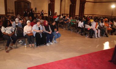 جانب من زيارة الشباب الأفارقة المشاركين فى منحة " ناصر للقيادة الأفريقية " إلى المركز الثقافى القبطى الأرثوذكسى بالعباسية