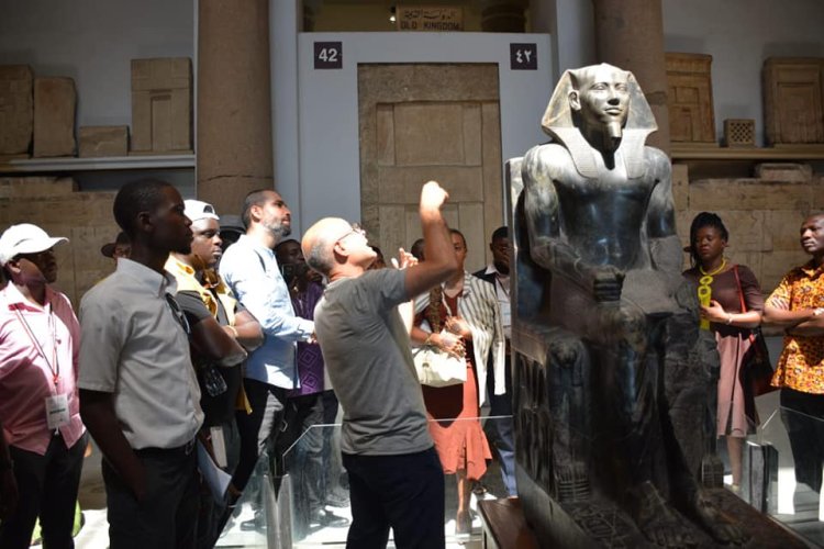 شباب منحة ناصر يزورون المتحف المصري
