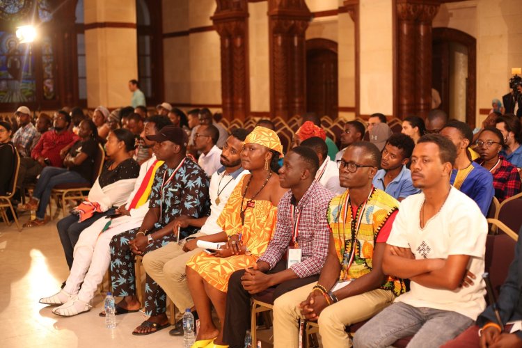 La visita de los jóvenes de Nasser Fellowship para Leadership al Centro Cultural Ortodoxo Copto en Abbasiya