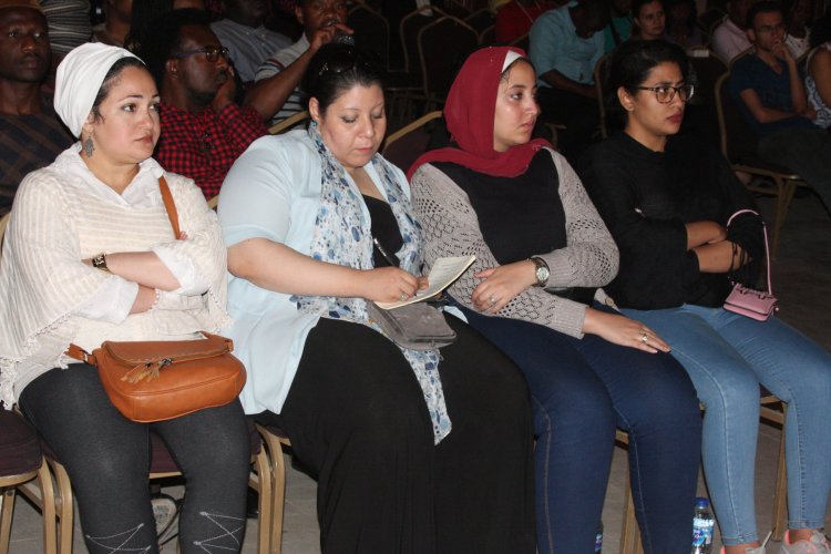 La visita de los jóvenes de Nasser Fellowship para Leadership al Centro Cultural Ortodoxo Copto en Abbasiya