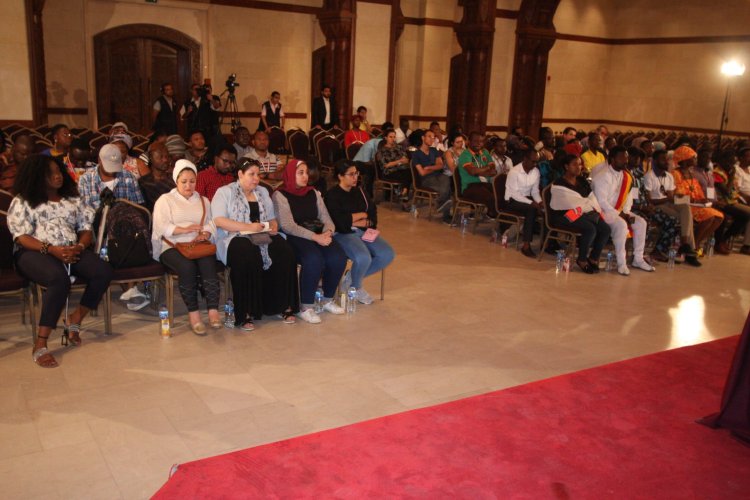 La visita de los jóvenes de Nasser Fellowship para Leadership al Centro Cultural Ortodoxo Copto en Abbasiya