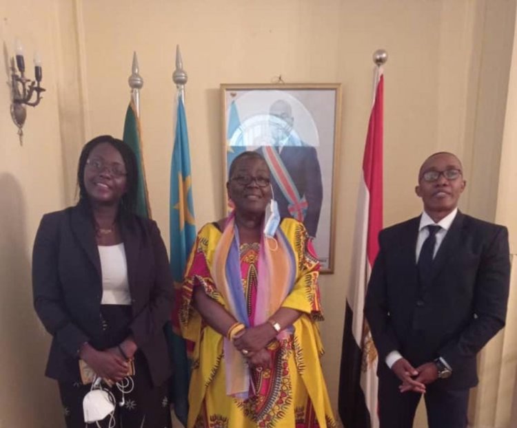 República Democrática Del Congo reúne en Egipto con los jóvenes de Nasser Fellowship para Leadership internacional.