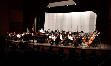 "Los jovenes de Nasser Fellowship para Leadership Internacional" asiste a una presentación operística de la Orquesta Sinfónica de El Cairo
