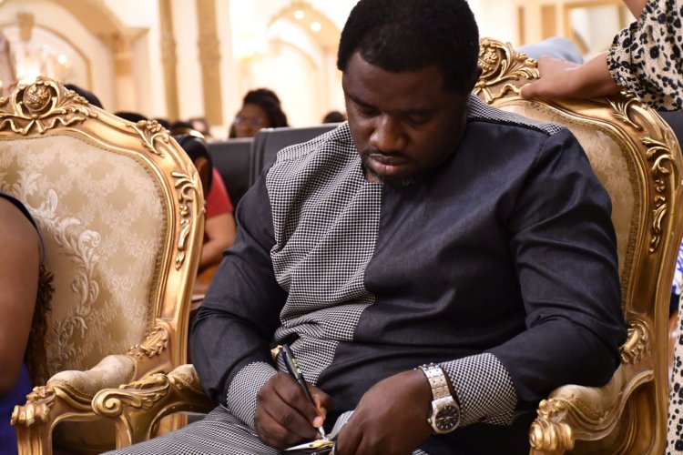 Kikao cha majadiliano kuhusu Waanzilishi wa Harakati ya kutofungamana kwa upande wowote  katika ufunguzi wa shughuli za siku ya tatu ya Udhamini wa Nasser kwa Uongozi wa Kimataifa