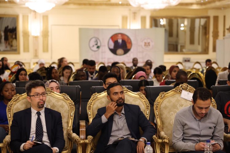 Kikao cha majadiliano kuhusu Waanzilishi wa Harakati ya kutofungamana kwa upande wowote  katika ufunguzi wa shughuli za siku ya tatu ya Udhamini wa Nasser kwa Uongozi wa Kimataifa