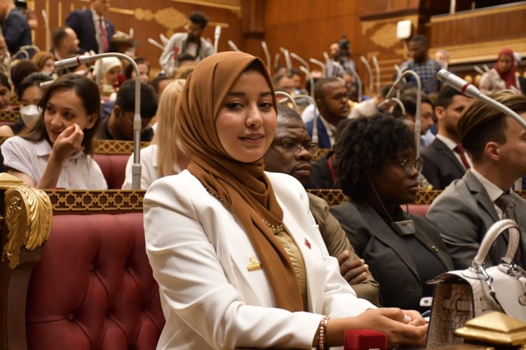 "Shiekh Mkuu" awapokea wajumbe wa vijana wanaoshiriki katika kundi la  tatu la Udhamini wa  Nasser kwa Uongozi wa Kimataifa