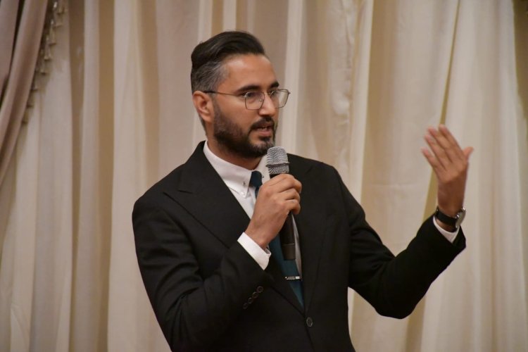 Nacionalización del Canal de Suez como una saga popular en la mesa del cuarto día de  Nasser Fellowship para Leadership Internacional