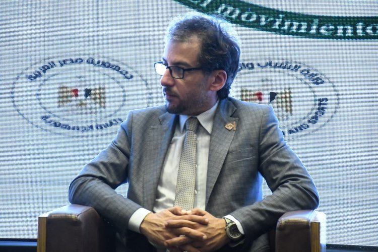 El Ministro de Juventud y Deportes y el Gobernador de "Beni Suef", organiza una sesión interactiva titulada "Empoderamiento de los jóvenes"