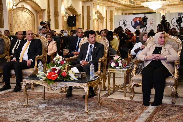 Jefes de redacción de los periódicos nacionales y las agencias de medios entrevistan a los jóvenes de Nasser Fellowship para Leadership Internacional