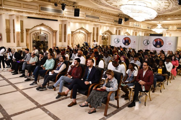 Representantes de "Planificación y Desarrollo",  "Cruz Roja" e Iniciativa de "Haya Karima"  (Vida Digna) en diálogo abierto con los participantes de Nasser Fellowship  para Leadership Internacional en su tercera edición