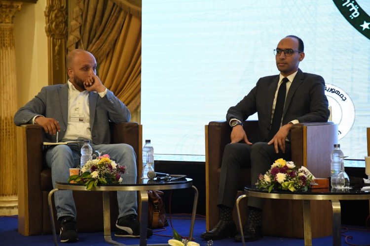 Representantes de "Planificación y Desarrollo",  "Cruz Roja" e Iniciativa de "Haya Karima"  (Vida Digna) en diálogo abierto con los participantes de Nasser Fellowship  para Leadership Internacional en su tercera edición