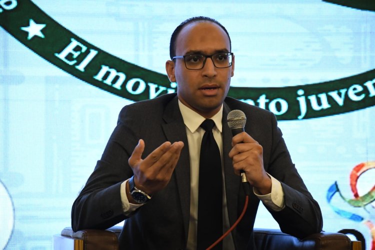 Representantes de "Planificación y Desarrollo",  "Cruz Roja" e Iniciativa de "Haya Karima"  (Vida Digna) en diálogo abierto con los participantes de Nasser Fellowship  para Leadership Internacional en su tercera edición