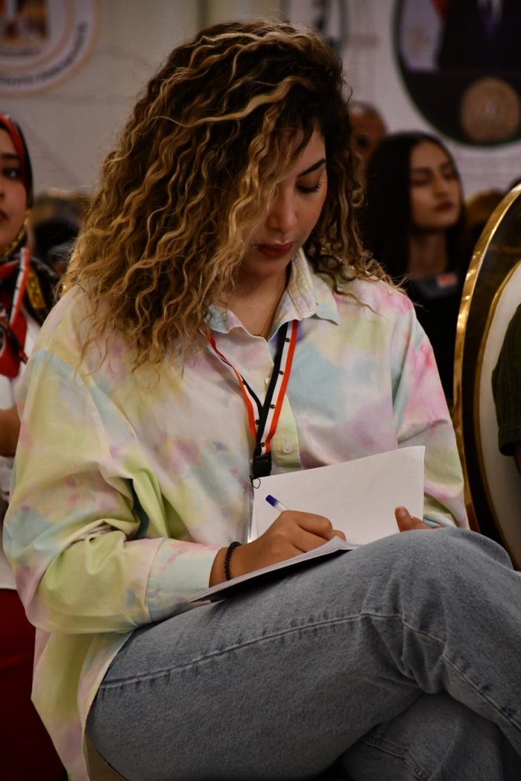 Representantes de "Planificación y Desarrollo",  "Cruz Roja" e Iniciativa de "Haya Karima"  (Vida Digna) en diálogo abierto con los participantes de Nasser Fellowship  para Leadership Internacional en su tercera edición