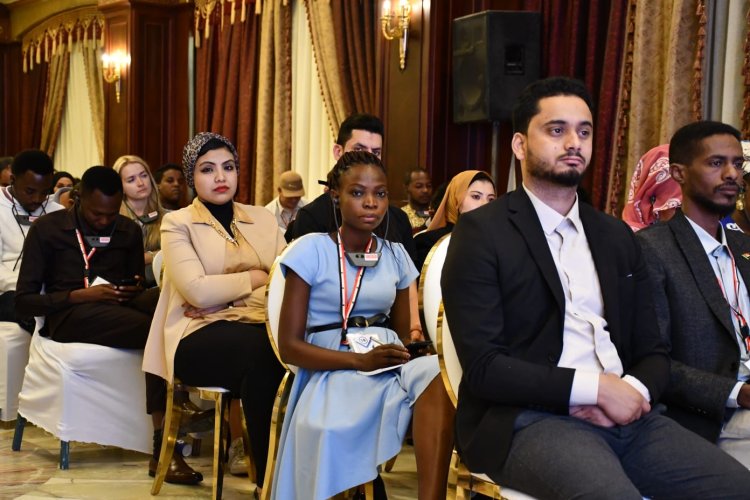 Sesión interactiva preliminar titulada " Diplomacia cultural" en el décimo día de Nasser  Fellowship para Leadership Internacional 