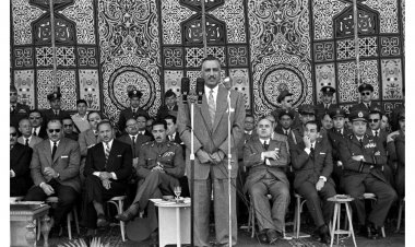 Discurso del presidente Gamel Abdel Nasser en la celebración de la graduación de un nuevo lote de la Facultad de Aviación en Belbis en 1955