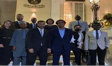 Le Premier ministre accueille les représentants des jeunes de la Bourse Nasser pour le Leadership International