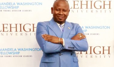 Mhitimu wa Udhamini wa Nasser kwa Uongozi wa Kimataifa, alitunukiwa tuzo ya Mandela mnamo 2022