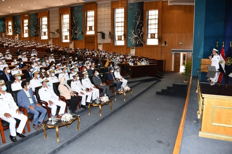 L’Académie de police accueille les délégations de jeunes participantes à la Bourse Nasser pour le leadership international.