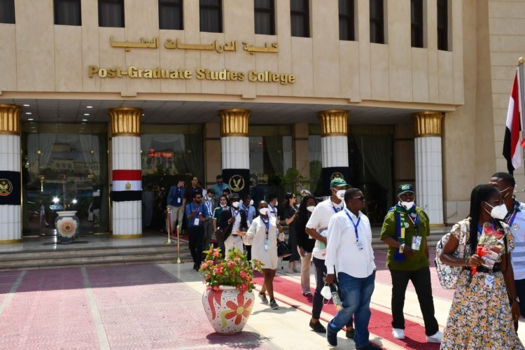L’Académie de police accueille les délégations de jeunes participantes à la Bourse Nasser pour le leadership international.