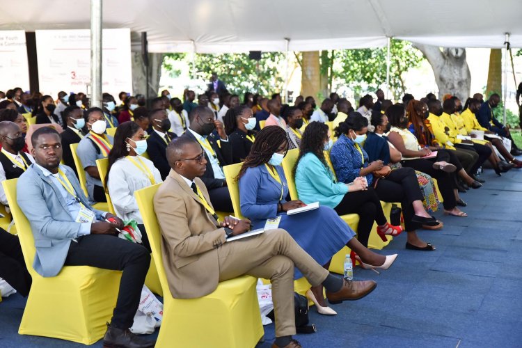 بحضور الرئيس الأوغندي .. غزالي متحدثاً بالمؤتمر القاري للنظراء الشباب 