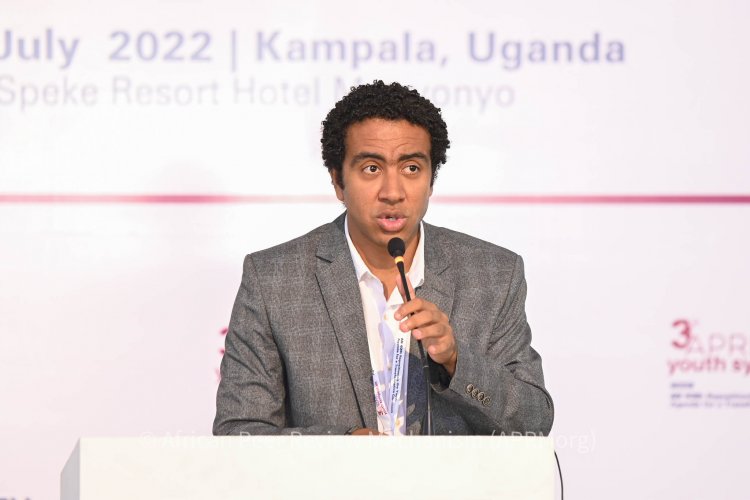 بحضور الرئيس الأوغندي .. غزالي متحدثاً بالمؤتمر القاري للنظراء الشباب 