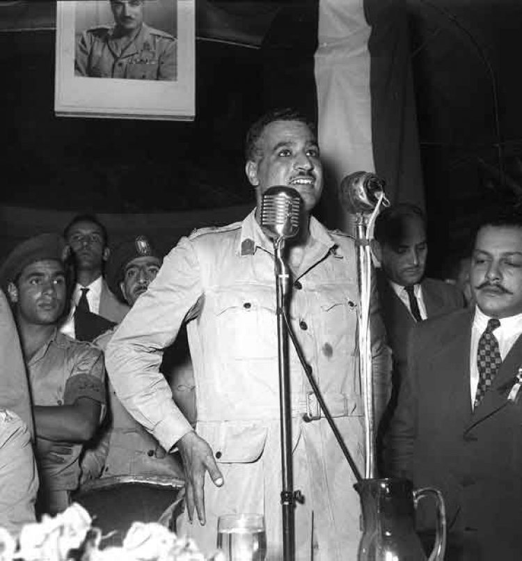 Hotuba ya Rais Gamal Abdel Nasser kwa wajumbe wa wasamaria wema kutoka Jengo la Wizara kuu kuhusu kusaini makubaliano ya kuwahamisha mnamo 1954