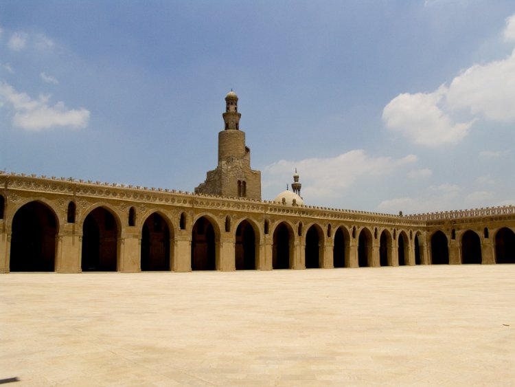 La mezquita de Ahmed Ben Tulun, es la gran tercera mezquita histórica en todo el mundo