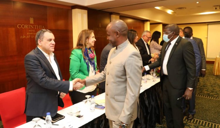 "Ghazaly" se reúne con Burhan y el poderoso revolucionario sudanés