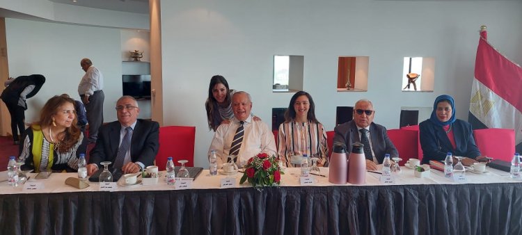 "Ghazaly" se reúne con Burhan y el poderoso revolucionario sudanés