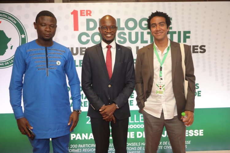 Ghazaly prend la parole lors de la première conférence consultative annuelle des jeunes leaders du Royaume du Maroc