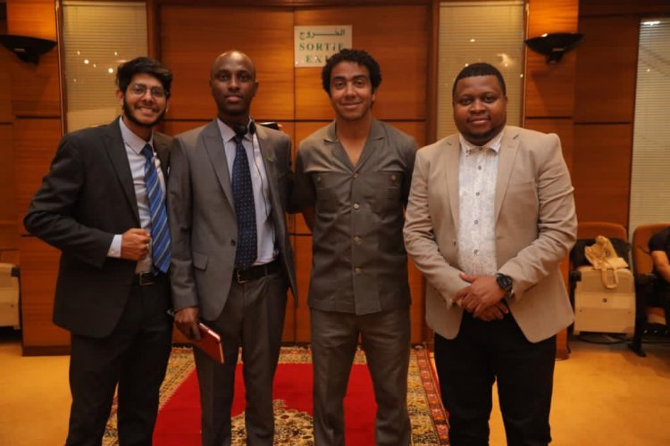 Ghazaly prend la parole lors de la première conférence consultative annuelle des jeunes leaders du Royaume du Maroc