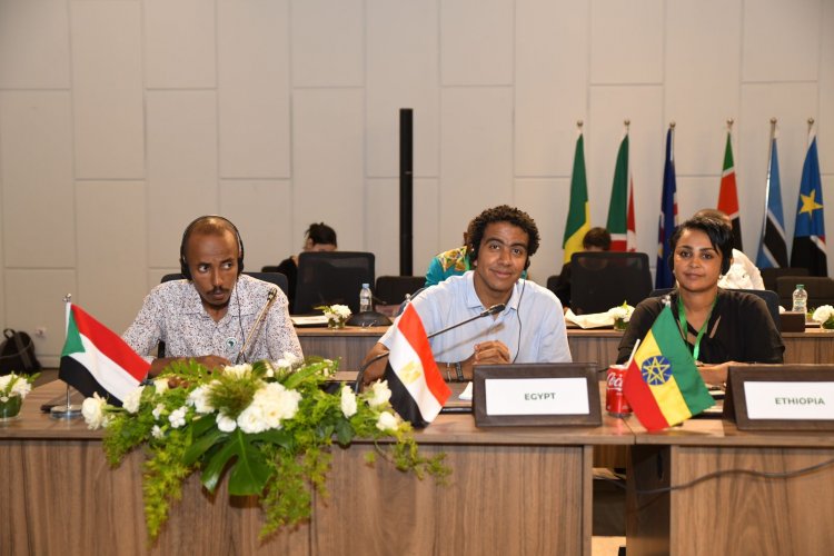 Ghazaly prend la parole lors de la première conférence consultative annuelle des jeunes leaders du Royaume du Maroc