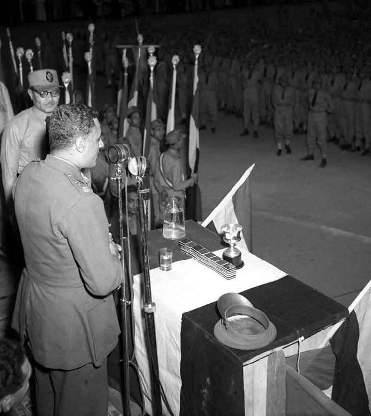 Mapinduzi yalifanyikwa ili kuhakikisha malengo ya wananchi na yalianza kwa Feudalization iliyokuwepo kwa kunyonya damu za wana wa Misri