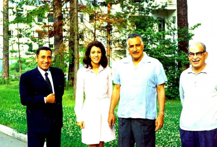 ذكري ميلاد جسر الصحافة الأدبية .. محمد حسنين هيكل