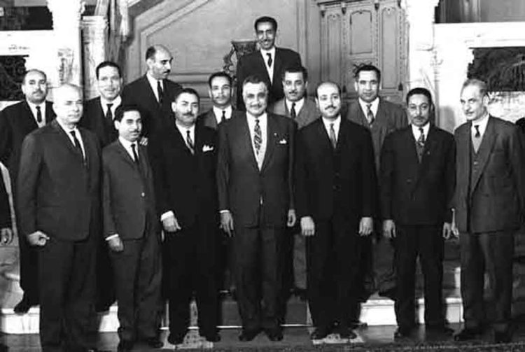 الذى يحمى النضال هو الشعب