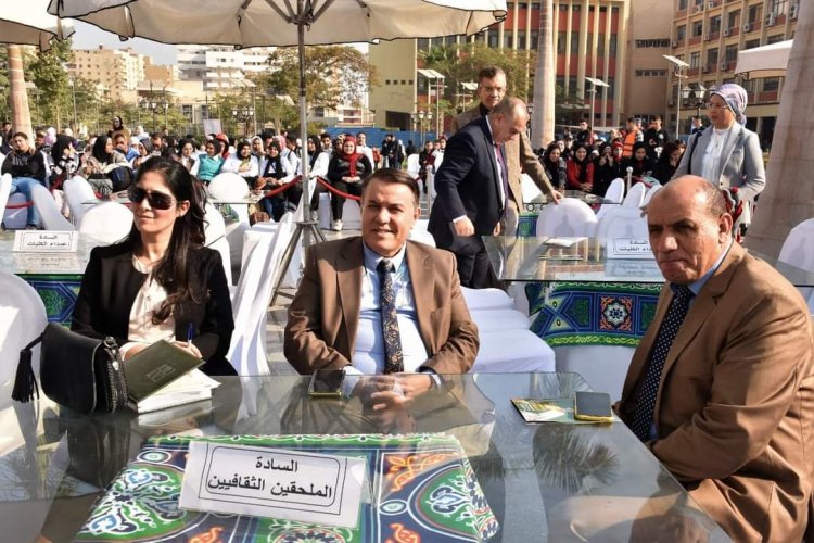 En conjunción con el Día Mundial de la Lengua Árabe.. La Universidad Ain Shams honra al miembro del Movimiento Juvenil Nasser