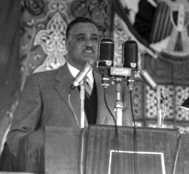 إن الأهداف التى لا تحققها العزة والكرامة لا تساوى عناء الكفاح من أجلها